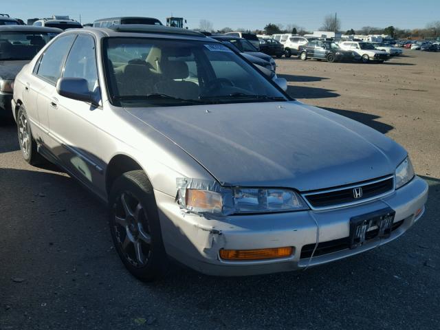 1HGCD5658TA059556 - 1996 HONDA ACCORD EX SILVER photo 1