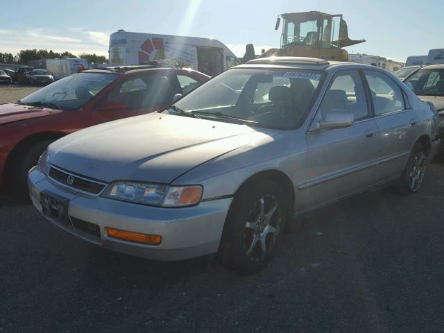 1HGCD5658TA059556 - 1996 HONDA ACCORD EX 银色 照片 2