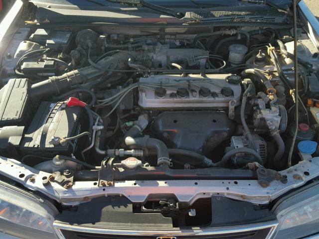 1HGCD5658TA059556 - 1996 HONDA ACCORD EX SILVER photo 7