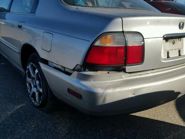 1HGCD5658TA059556 - 1996 HONDA ACCORD EX SILVER photo 9