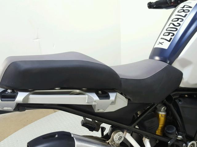 WB10A1204GZ665938 - 2016 BMW R1200 GS A BLUE photo 17