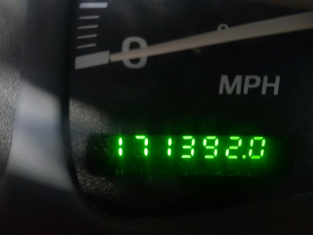 5LMFU28R02LJ11381 - 2002 LINCOLN NAVIGATOR 白色 照片 8