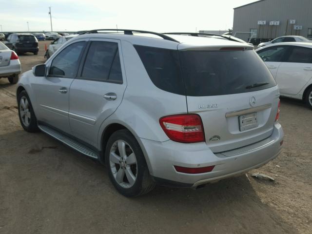 4JGBB86E69A499930 - 2009 MERCEDES-BENZ ML 350 SILVER photo 3