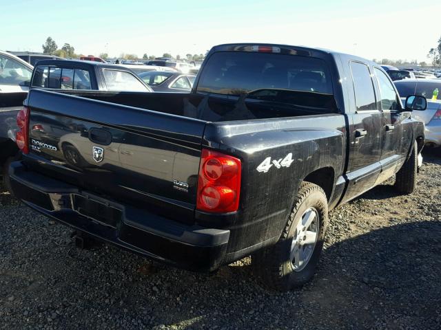 1D7HW48N15S127673 - 2005 DODGE DAKOTA QUA BLACK photo 4