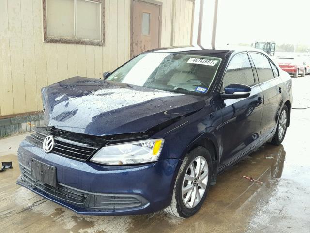 3VWDX7AJ1CM407627 - 2012 VOLKSWAGEN JETTA SE BLUE photo 2