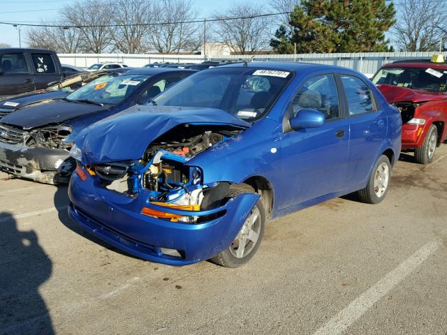 KL1TD52675B383499 - 2005 CHEVROLET AVEO BASE BLUE photo 2