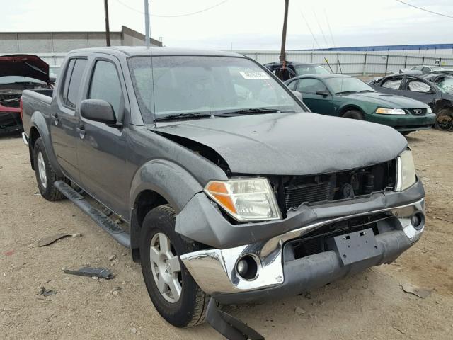 1N6AD07WX5C407653 - 2005 NISSAN FRONTIER C SILVER photo 1