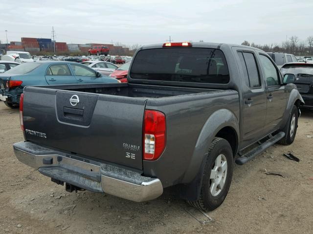 1N6AD07WX5C407653 - 2005 NISSAN FRONTIER C SILVER photo 4