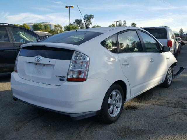 JTDKB20UX87733208 - 2008 TOYOTA PRIUS WHITE photo 4