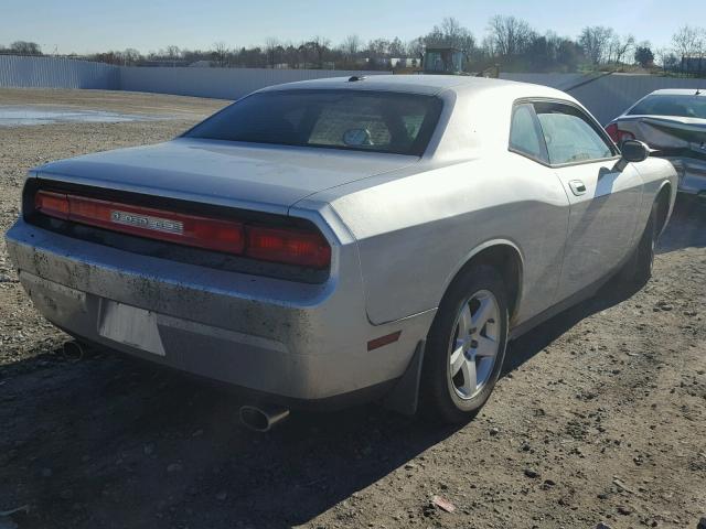 2B3LJ44V59H547038 - 2009 DODGE CHALLENGER SILVER photo 4