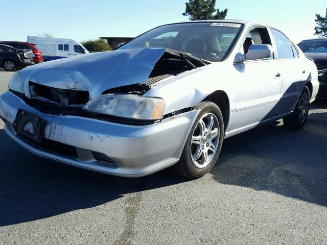 19UUA56661A009029 - 2001 ACURA 3.2TL SILVER photo 2