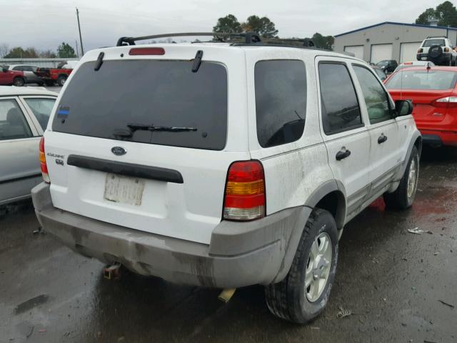 1FMYU04102KC72061 - 2002 FORD ESCAPE XLT WHITE photo 4