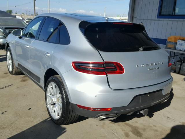 WP1AA2A55HLB09750 - 2017 PORSCHE MACAN SILVER photo 3