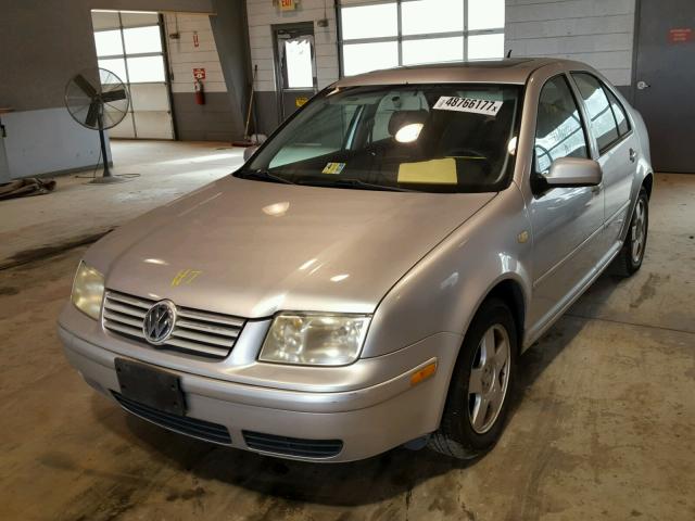 3VWSC29MXYM118046 - 2000 VOLKSWAGEN JETTA GLS SILVER photo 2