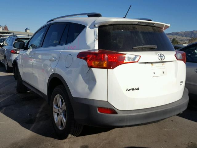 2T3RFREV3FW264820 - 2015 TOYOTA RAV4 XLE WHITE photo 3