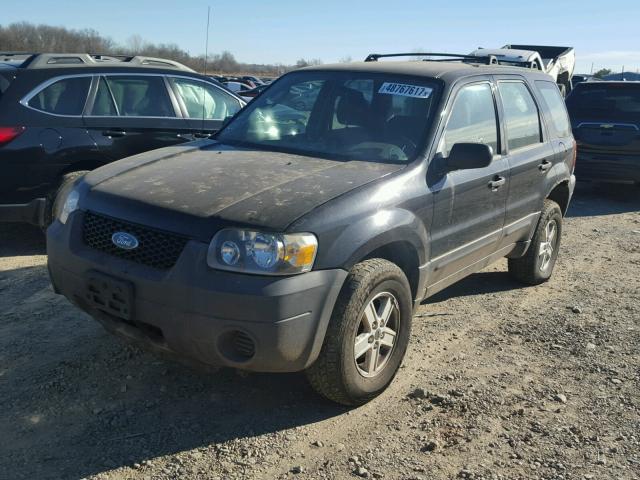 1FMYU92Z55KA47099 - 2005 FORD ESCAPE XLS BLACK photo 2