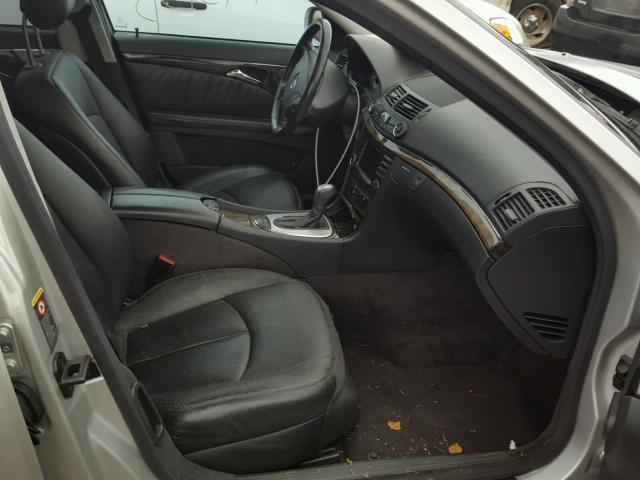 WDBUH83J85X168706 - 2005 MERCEDES-BENZ E 500 4MAT SILVER photo 5