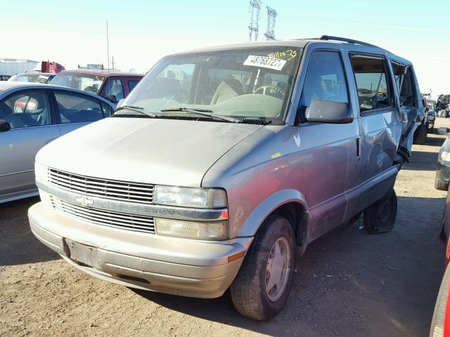 1GNDM19X82B146270 - 2002 CHEVROLET ASTRO GRAY photo 2