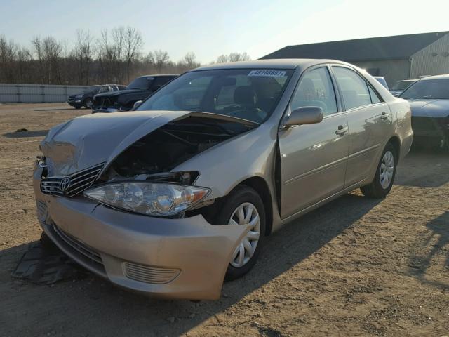 4T1BE30K06U689421 - 2006 TOYOTA CAMRY LE GOLD photo 2