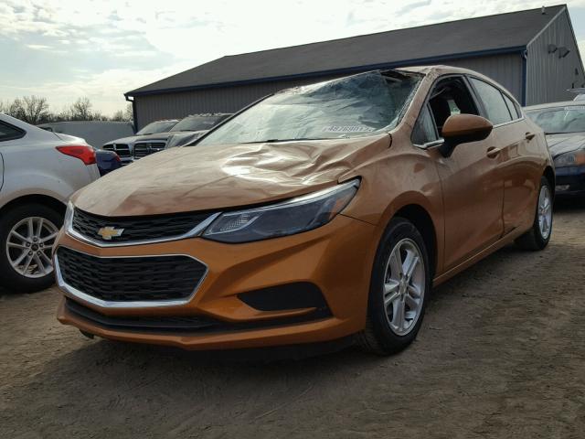 3G1BE6SMXHS588130 - 2017 CHEVROLET CRUZE LT ORANGE photo 2