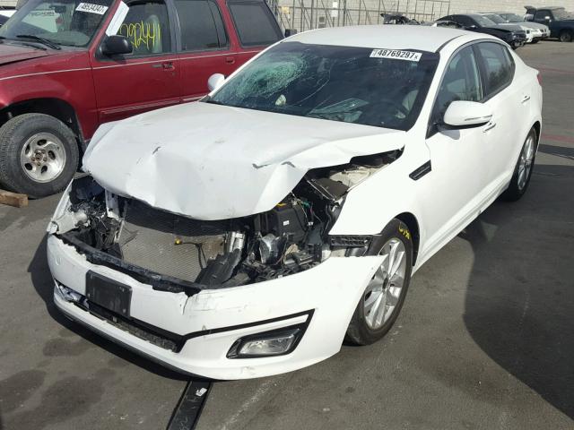 KNAGM4A78F5616852 - 2015 KIA OPTIMA LX WHITE photo 2