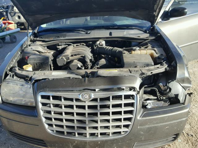 2C3KA43R58H305626 - 2008 CHRYSLER 300 LX CHARCOAL photo 7