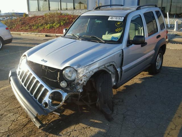 1J4GL48K55W520499 - 2005 JEEP LIBERTY SP SILVER photo 2