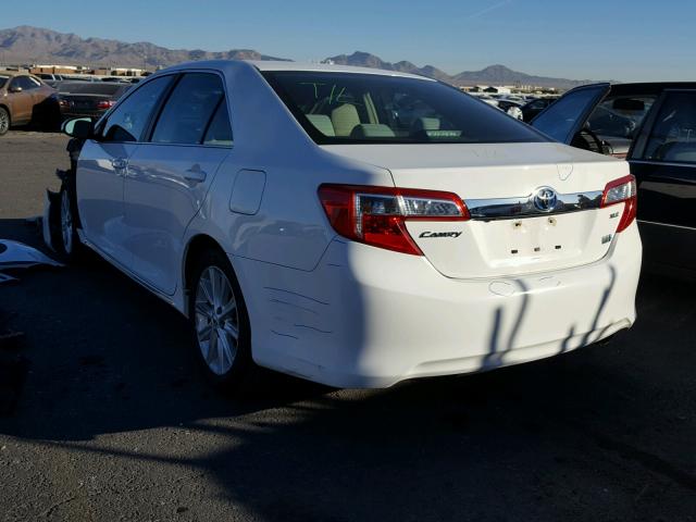 4T1BD1FK1EU113205 - 2014 TOYOTA CAMRY HYBR WHITE photo 3