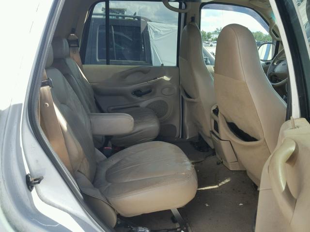 1FMRU17L52LA29668 - 2002 FORD EXPEDITION WHITE photo 6