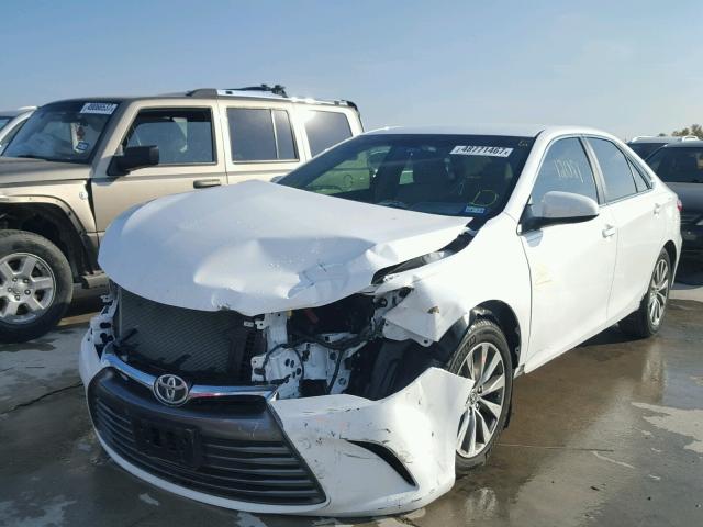 4T1BF1FK7HU409795 - 2017 TOYOTA CAMRY LE WHITE photo 2