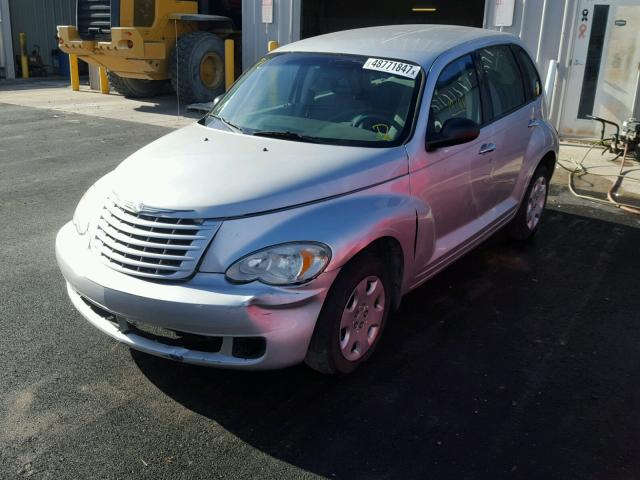 3A8FY48BX8T104907 - 2008 CHRYSLER PT CRUISER SILVER photo 2