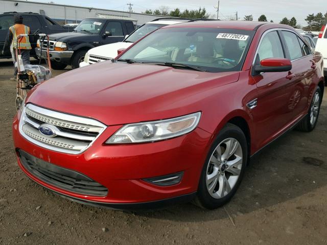 1FAHP2EWXBG100243 - 2011 FORD TAURUS SEL RED photo 2