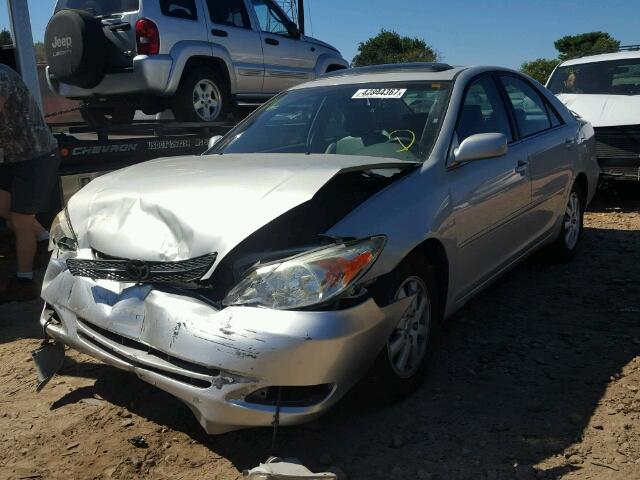 4T1BF30K83U559606 - 2003 TOYOTA CAMRY LE GRAY photo 2