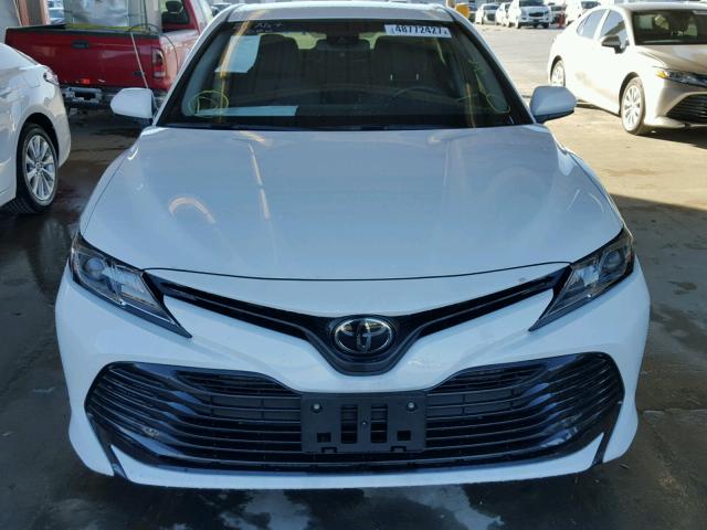 JTNB11HK2J3007495 - 2018 TOYOTA CAMRY L 白色 照片 9