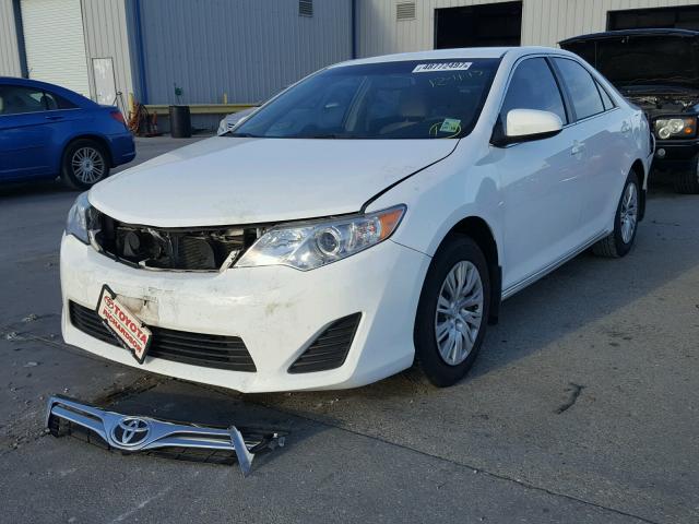 4T4BF1FK7DR296527 - 2013 TOYOTA CAMRY L WHITE photo 2