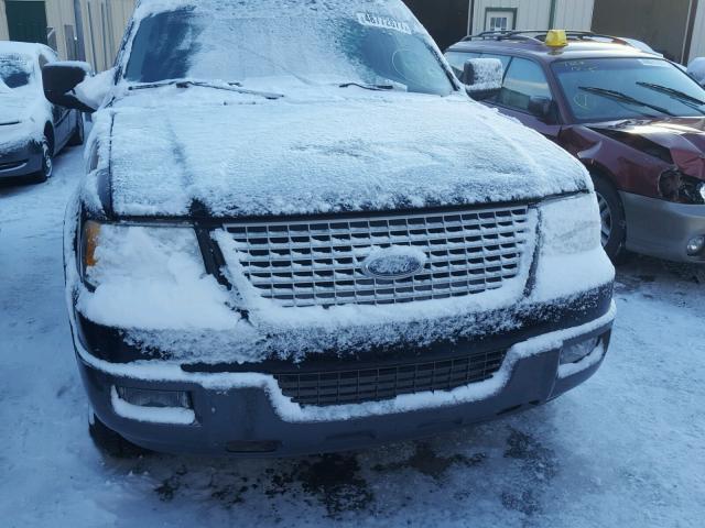 1FMPU15535LA98567 - 2005 FORD EXPEDITION BLACK photo 9