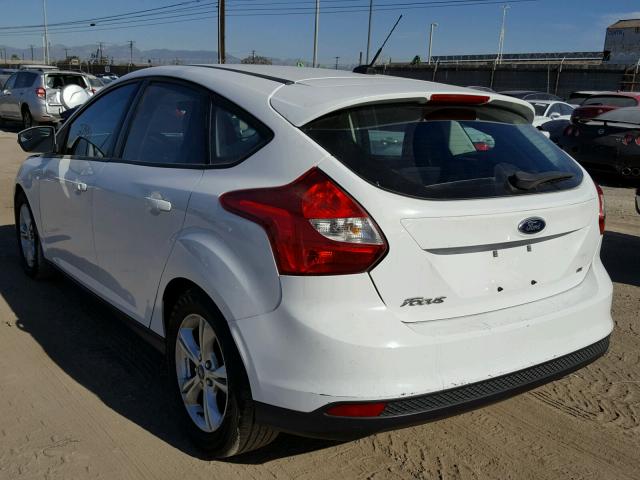 1FADP3K24EL441851 - 2014 FORD FOCUS SE WHITE photo 3