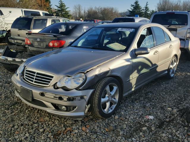 WDBRF52H46A897007 - 2006 MERCEDES-BENZ C GENERATI GOLD photo 2