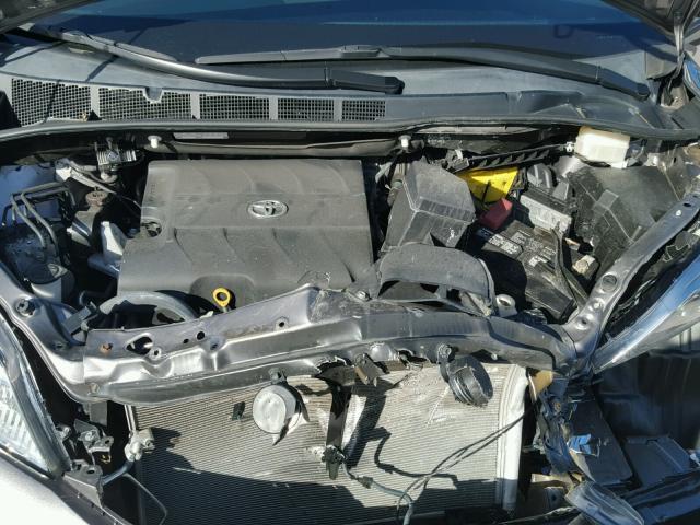 5TDKK3DC0GS700410 - 2016 TOYOTA SIENNA LE GRAY photo 7