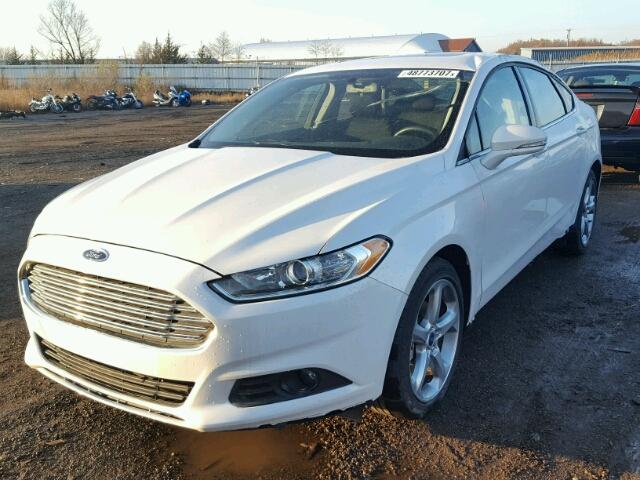 3FA6P0H75FR126389 - 2015 FORD FUSION SE WHITE photo 2