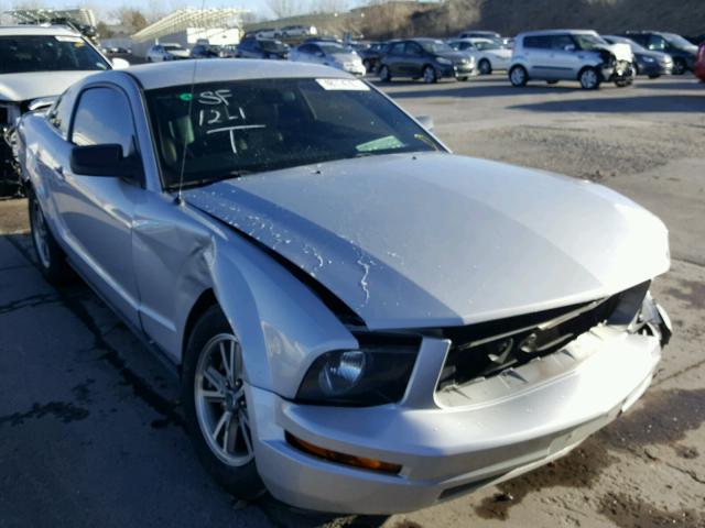 1ZVFT80NX55125395 - 2005 FORD MUSTANG GRAY photo 1