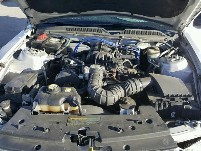 1ZVFT80NX55125395 - 2005 FORD MUSTANG GRAY photo 7