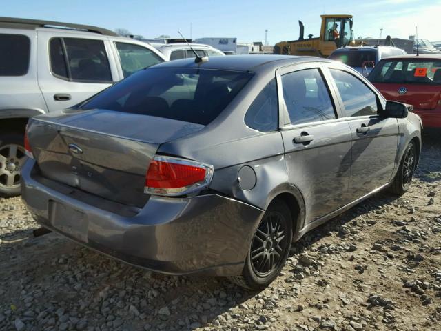 1FAHP35N09W113497 - 2009 FORD FOCUS SE GRAY photo 4