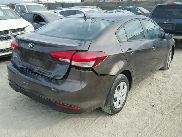 3KPFK4A75HE132598 - 2017 KIA FORTE LX BROWN photo 4