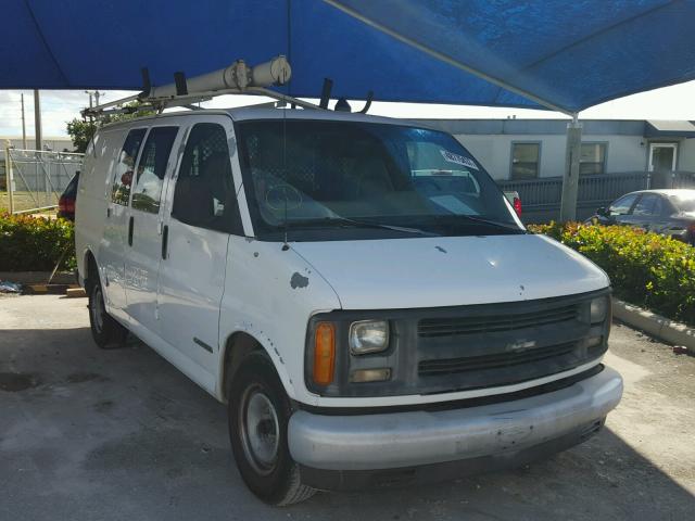 1GCFG25W811155230 - 2001 CHEVROLET EXPRESS G2 WHITE photo 1