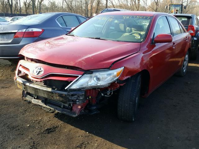 4T1BF3EK2AU067482 - 2010 TOYOTA CAMRY BASE RED photo 2