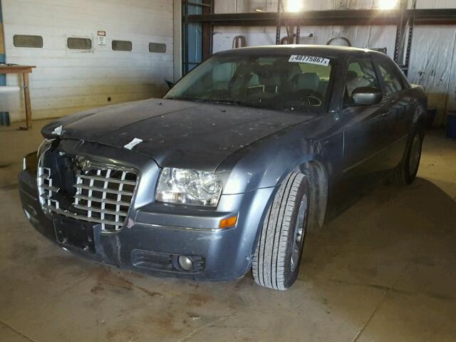 2C3KA53G76H208283 - 2006 CHRYSLER 300 TOURIN GRAY photo 2