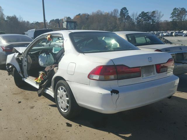 1HGCG56432A065178 - 2002 HONDA ACCORD LX WHITE photo 3