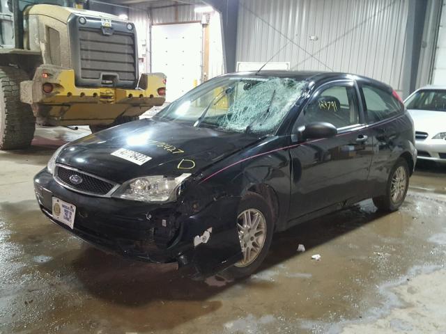 1FAHP31N67W244176 - 2007 FORD FOCUS ZX3 BLACK photo 2