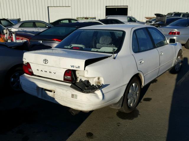 JT2BF12K1T0176886 - 1996 TOYOTA CAMRY LE WHITE photo 4